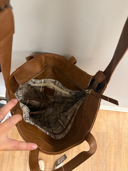 Alma Buckle Tote